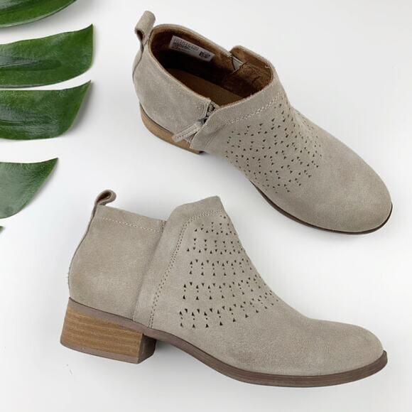 TOMS Deia Desert Taupe Radial Perf Suede Size 9.5 - Picture 1 of 4
